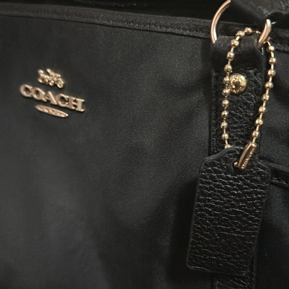 Coach - Picture 7 of 7